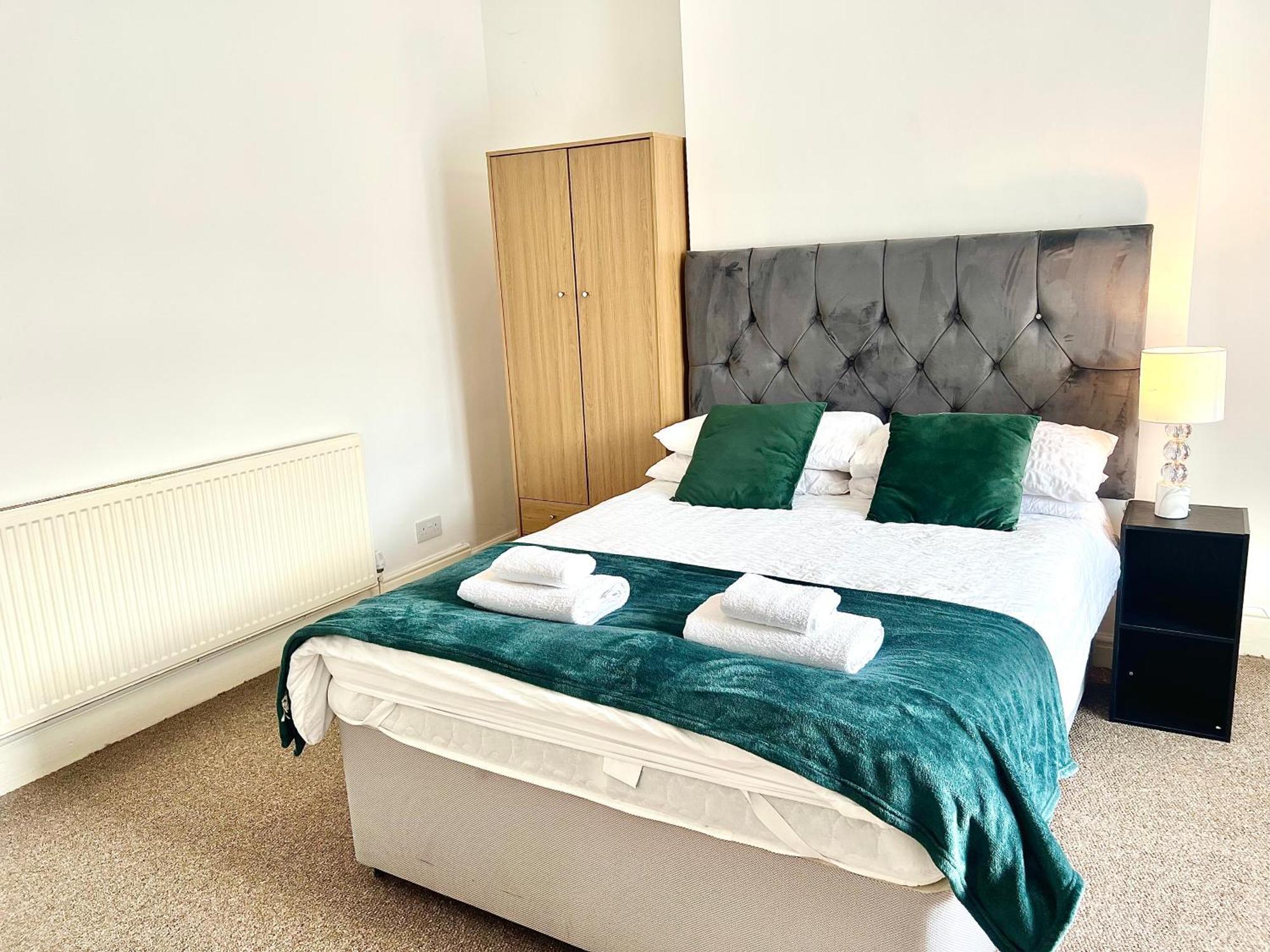 The Coral Guest House 1 Fratton Park Портсмът Екстериор снимка