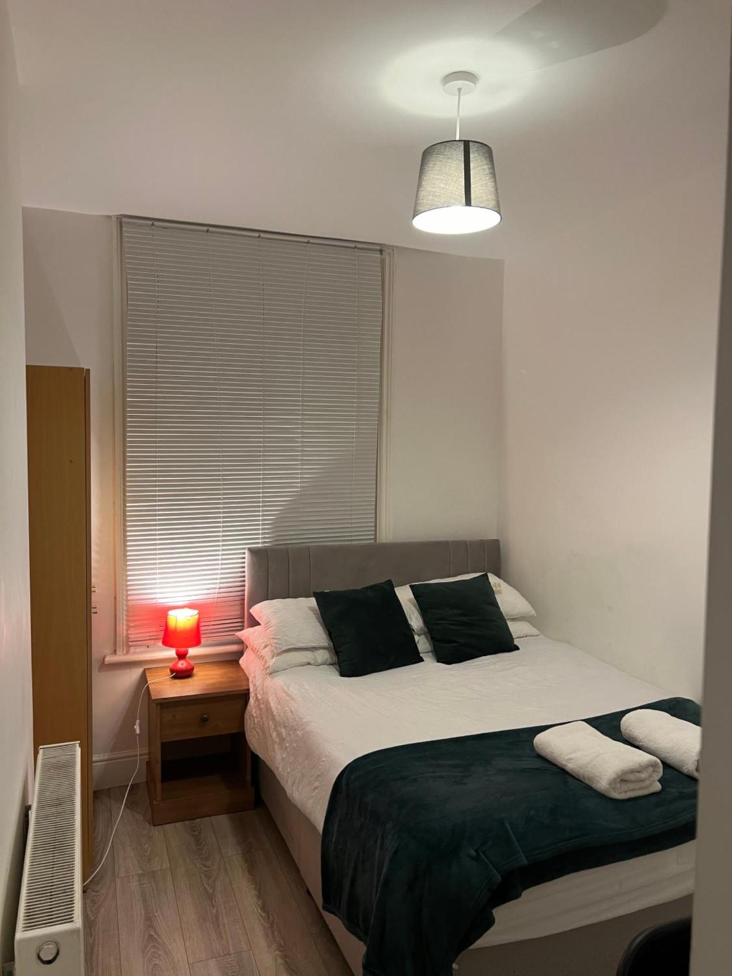 The Coral Guest House 1 Fratton Park Портсмът Екстериор снимка