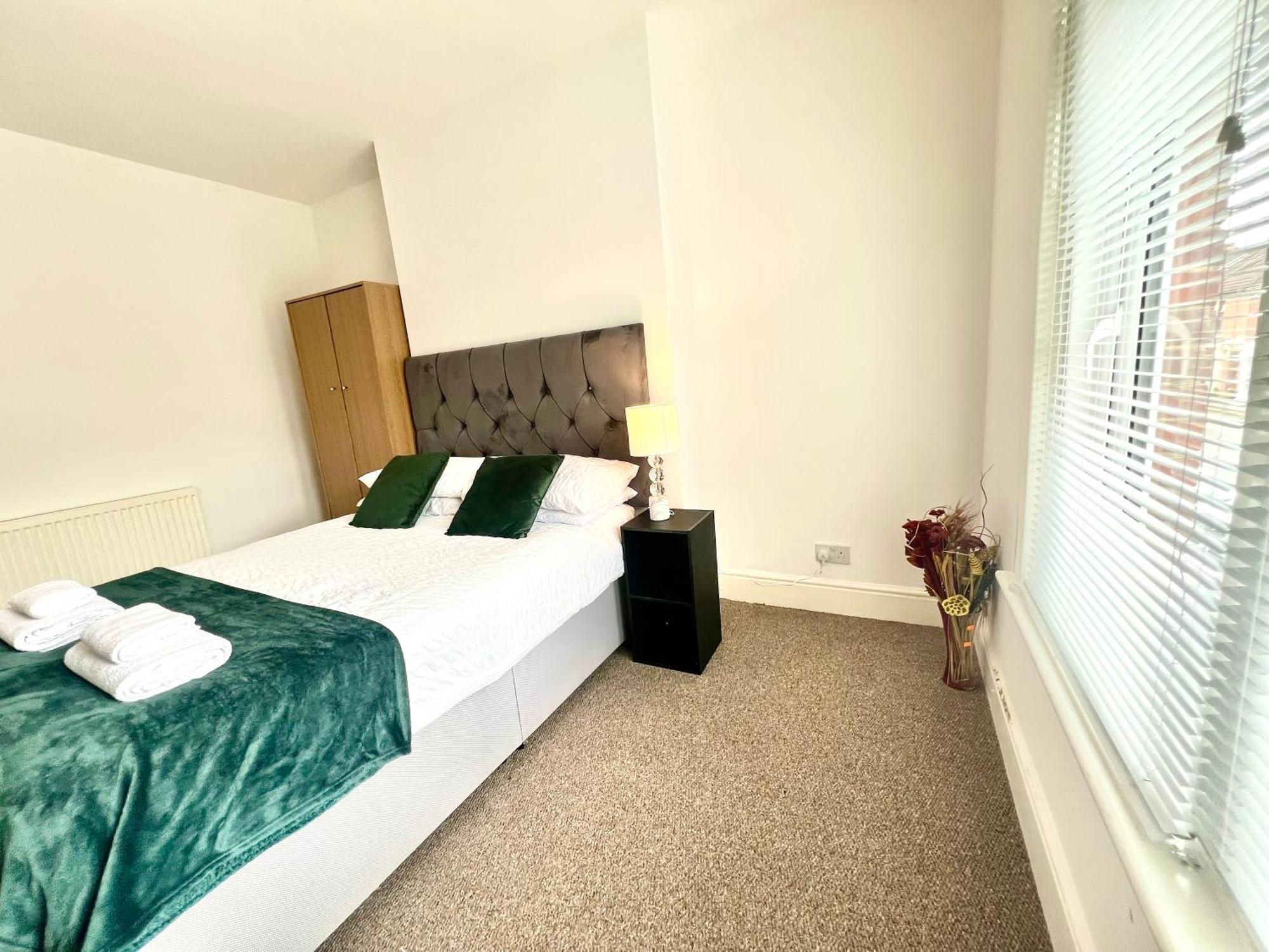 The Coral Guest House 1 Fratton Park Портсмът Екстериор снимка