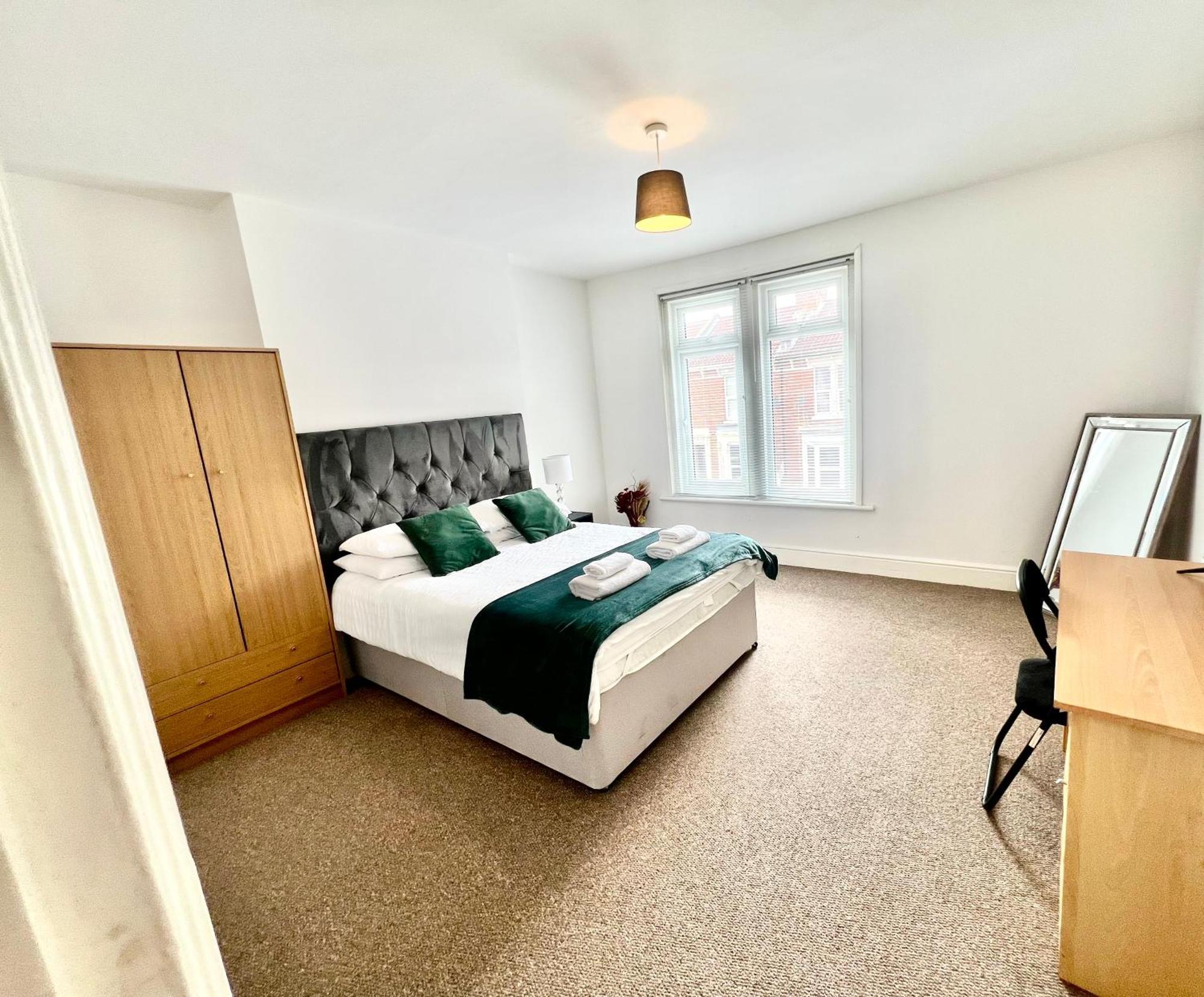 The Coral Guest House 1 Fratton Park Портсмът Екстериор снимка