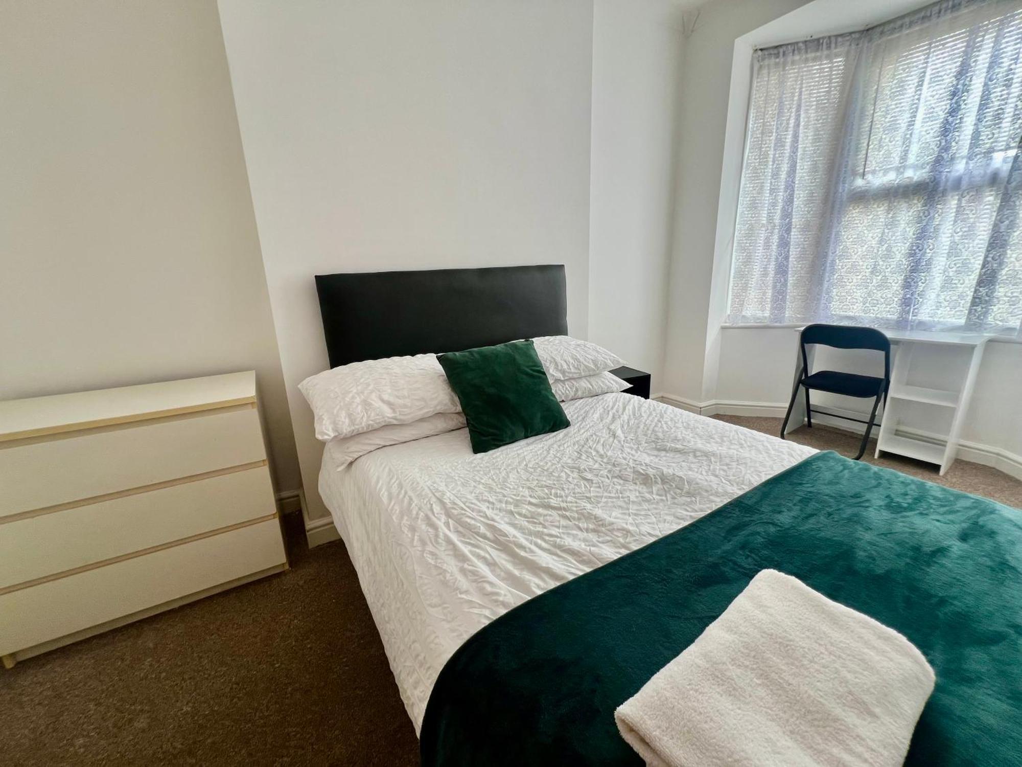 The Coral Guest House 1 Fratton Park Портсмът Екстериор снимка